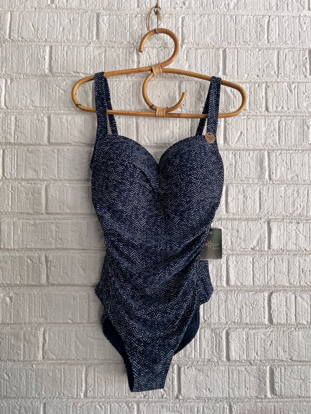 NIPTUCK NWT Women’s Blue Patterned Sz 10 One-Piece Tummy Control Swimsuit